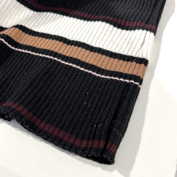 Frame Black Striped Ribbed Black Sweater - Picture 7 of 10